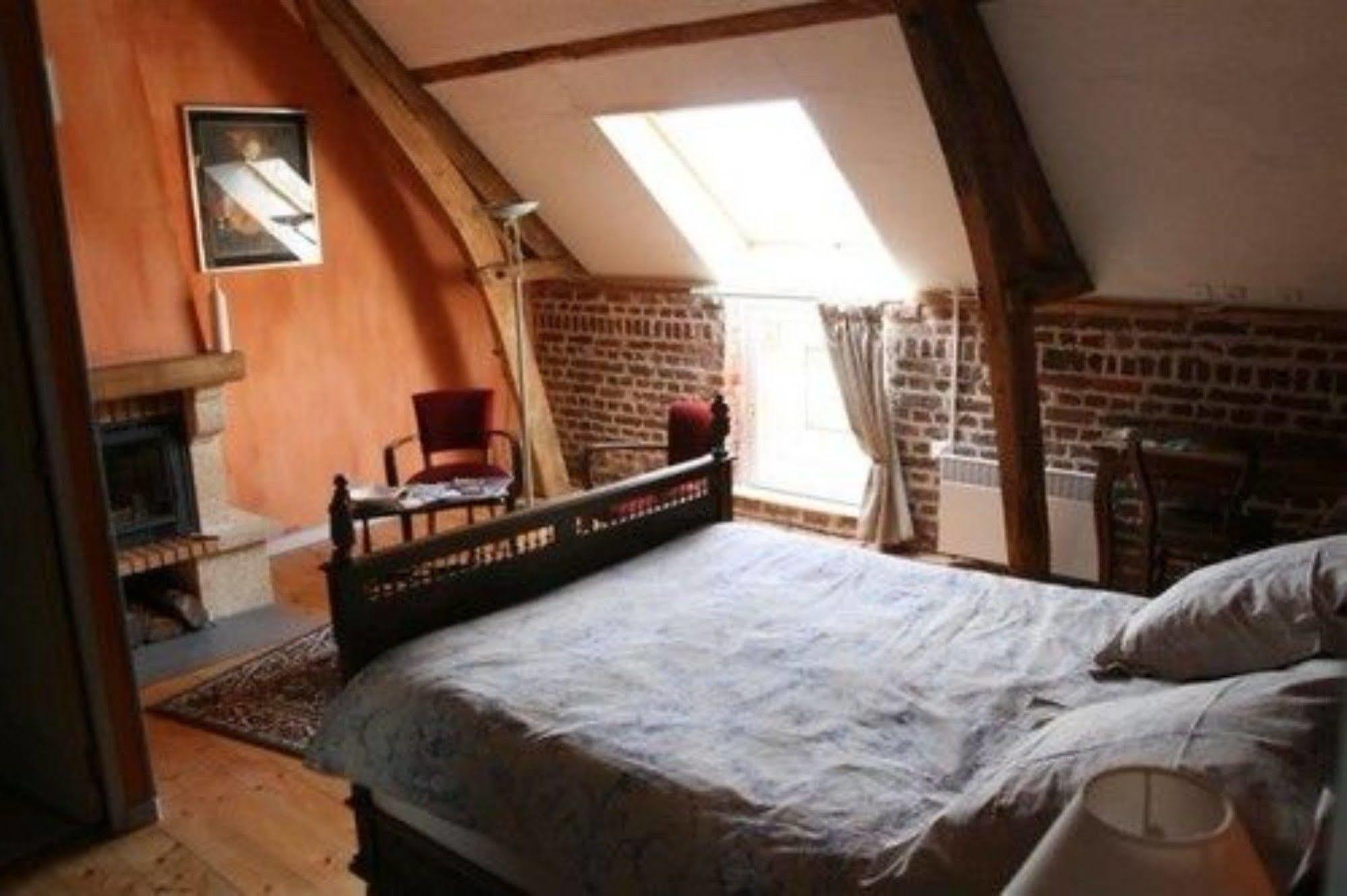 Au Mesnil Le Bas Bray Bed & Breakfast Bures-en-Bray Exterior photo