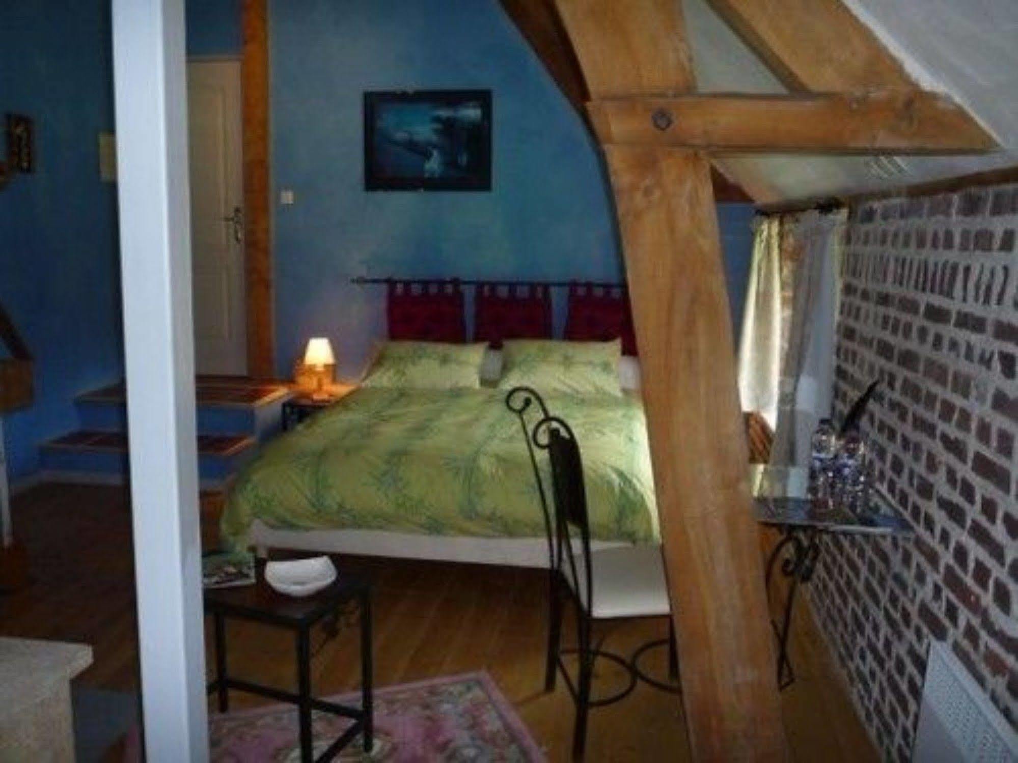 Au Mesnil Le Bas Bray Bed & Breakfast Bures-en-Bray Exterior photo