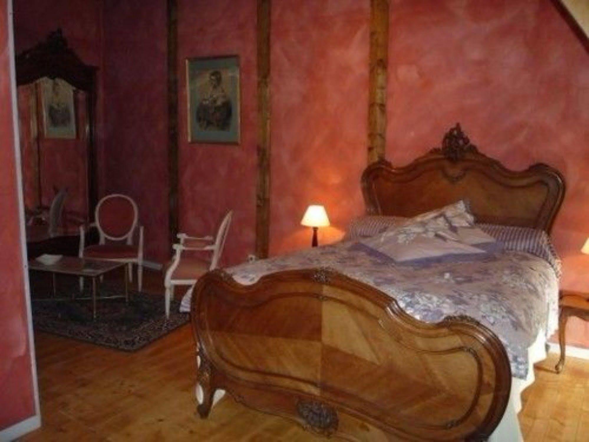 Au Mesnil Le Bas Bray Bed & Breakfast Bures-en-Bray Exterior photo