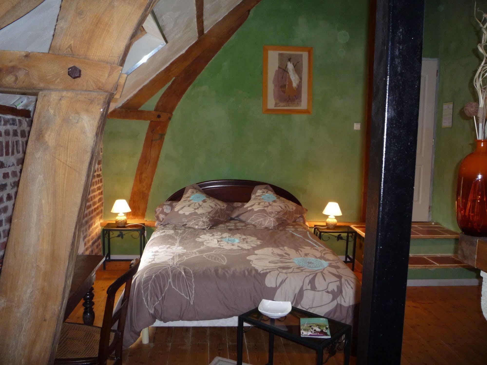 Au Mesnil Le Bas Bray Bed & Breakfast Bures-en-Bray Exterior photo