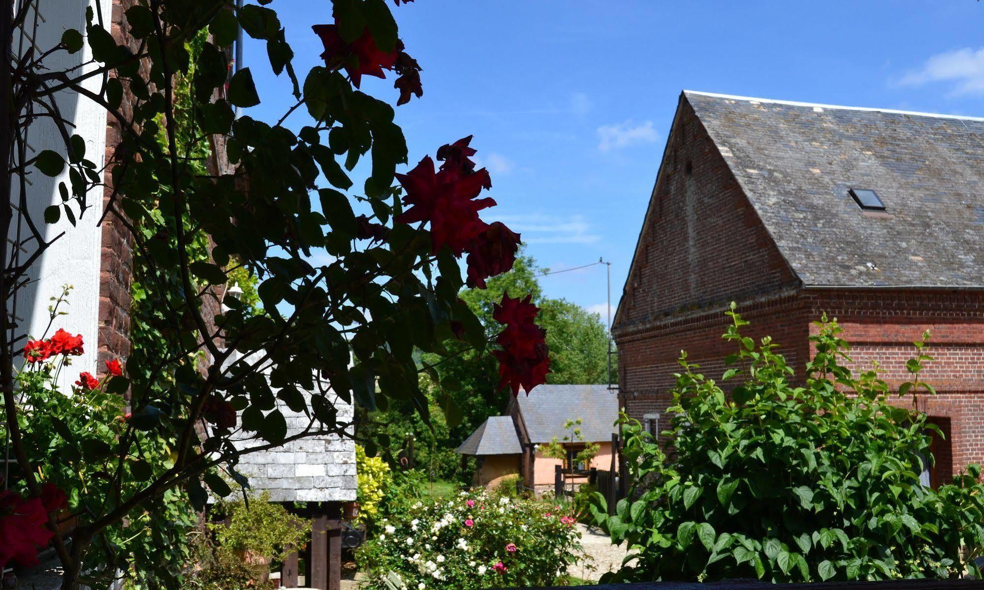 Au Mesnil Le Bas Bray Bed & Breakfast Bures-en-Bray Exterior photo